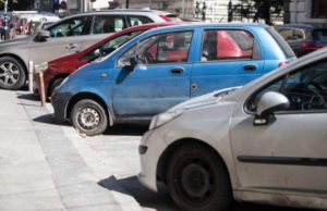 Un primar cere interzicerea înmatriculării în România a maşinilor sub Euro 4