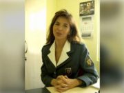 Cu ochii în telefon, şefa Biroului vamal Sighet s-a înfipt cu maşina direct în bariera CFR