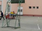 Părinţii elevului care s-a aruncat în gol de la fereastra şcolii, în Constanţa, sunt în stare de şoc