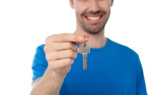 Ţeapă de mii de lire şi un apartament infestat cu viermi a lăsat un român din Anglia în urma sa