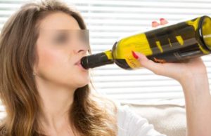 Fetiţă din Galaţi, la spital după ce a băut o sticlă de vin cu colegele de şcoală