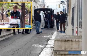 Români găsiţi morţi într-o casă din Italia. Femeia și bărbatul s-au înjunghiat reciproc