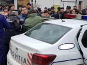 Botoșănean dus la Psihiatrie, după ce a furat un portofel cu poliţiștii lângă el