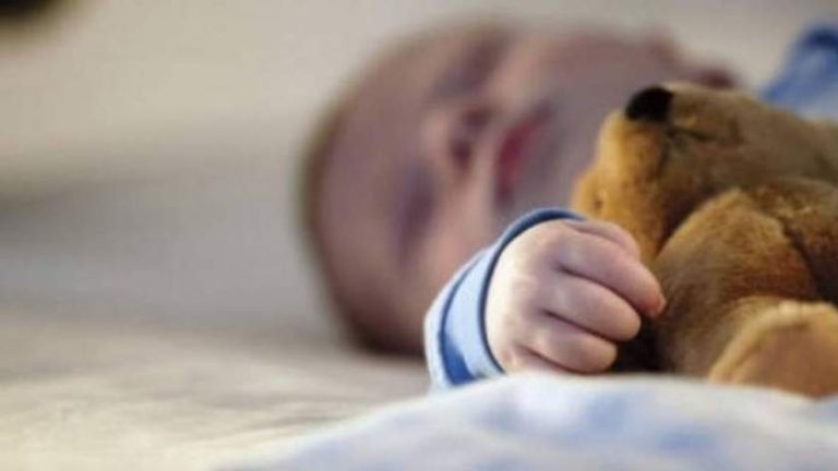Bebeluş din Vaslui, mort de gripă. Fetiţa de 11 luni nu fusese vaccinată