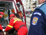 Tânără găsită dezbrăcată, căzută pe o stradă din Iași. Fata a fost internată de urgenţă la spital
