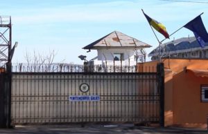 Deţinut condamnat pentru furt, înjunghiat în celulă de un criminal, în penitenciarul Galaţi