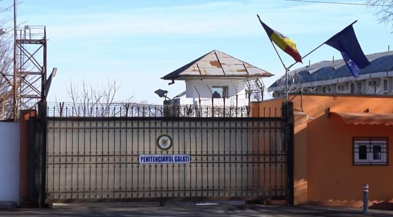 Deţinut condamnat pentru furt, înjunghiat în celulă de un criminal, în penitenciarul Galaţi 