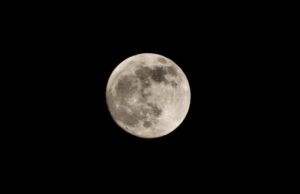 Eclipsă specială. „Luna Lupului” va fi vizibilă în această seară de pe teritoriul României