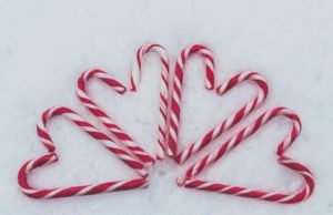 Ce cadouri să faci persoanei iubite de Valentine’s Day și de Mărţișor