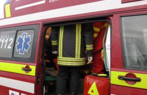 Radarul Poliţiei din Botoşani, lovit în plin de un şofer băut, poliţist rănit