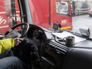 Tânăr şofer român de TIR, terorizat de coleg în cabină, în Italia, strigă după ajutor