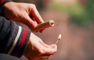 Copil român cu mâna amputată după explozia unei petarde de Revelion, în Italia