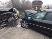 Imagini de groază pe o şosea din Dolj. Doi morţi, 7 răniţi, doi copii în comă, două maşini distruse