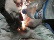 Un bărbat a ajuns la urgenţe după ce soţia i-a pus pe organul genital o piuliţă uriaşă. Operaţiunea de salvare, foarte dificilă