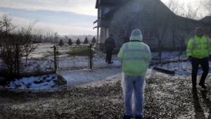 tragedie-un-barbat-a-fost-descoperit-mort-intr-o-balta-de-sange-la-cucorani-5DK