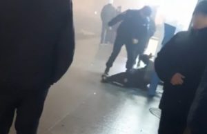 Un jandarm lovește și doboară un bărbat în Cluj: ”Eu îs nimeni în Clujul ăsta, mă?”