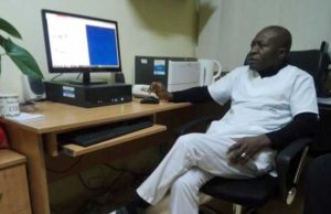 Povestea medicului de culoare care a operat peste 7.000 de copii români şi care s-a îndrăgostit definitiv de România