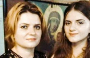 Bombă în cazul Caracal. Alexandra Măceşanu, fotografiată pe un aeroport?! Mama fetei: „Este ea!”