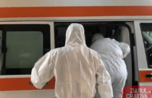 Cei trei doljeni suspecti de coronavirus ar putea fi cercetati daca se dovedeste ca i-au mintit pe vamesi cu privire la locul de unde au venit