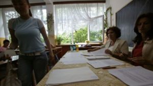 de-astazi-daca-lovesti-un-profesor-ajungi-la-inchisoare-doi-ani-si-jumatate-senatul-a-adoptat-642244