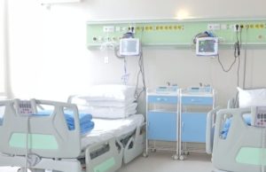 O femeie din Constanţa a murit la Urgenţe, în braţele fiului: ‘A aşteptat 16 ore pe scaun’