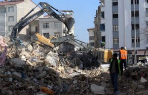 Cutremur puternic produs la graniţa Iranului cu Turcia