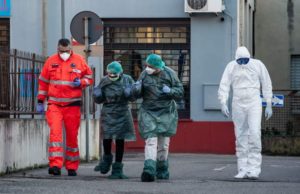 Medicii din zonele cu coronavirus din Italia se tem să se ducă la familii: ”Suntem în a treia tură consecutivă”