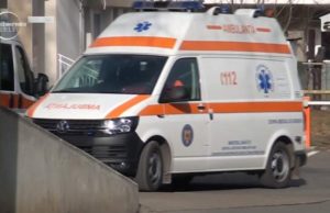 Bebeluș de o lună, găsit mort în Baia Mare. Familia spune că ”era răcit”