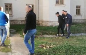 Băiat de 13 ani din Mangalia pe moarte, după ce s-a îndrăgostit de fata iubită de un adolescent de 15 ani