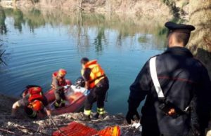 Românca găsită moartă într-un râu din Italia ar fi fost ucisă după ce a furat o găină