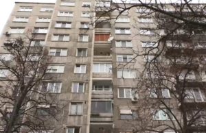 Vecinii bărbatului găsit mumificat în apartament, după 2 ani: „uşa era închisă cu lanţul, eram sigur că e mort”