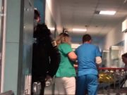 Un vrâncean şi-a stropit soţia cu benzină şi i-a dat foc. Bărbatul a fost săltat de poliţişti