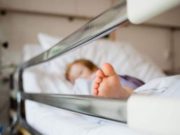 Copil de 4 ani intrat în comă pe scaun, la stomatologie, la Piteşti, poliţia a deschis dosar penal