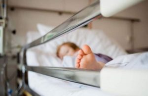 Copil de 4 ani intrat în comă pe scaun, la stomatologie, la Piteşti, poliţia a deschis dosar penal