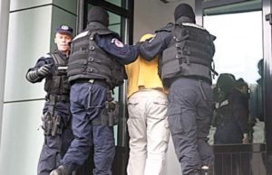 Timișean săltat de poliţie după ce i-a făcut avansuri unei fetiţe de 10 ani, pe Facebook