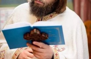 Un preot din Iaşi face slujbe pentru cei afectaţi de coronavirus şi a anunţat că strânge pomelnicele pe Facebook