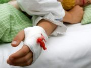 A murit copilul de 4 ani din Piteşti, aflat în comă la spital, după o anestezie la dentist