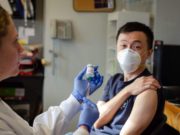 Numărul deceselor provocate de coronavirus a crescut la 1.383. Peste 64.000 de persoane, depistate pozitiv