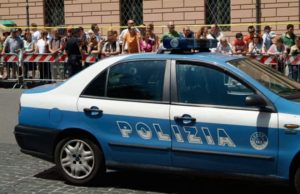 Român găsit mort pe marginea drumului, în Italia. Şoferul vinovat a fugit