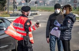 Româncă arestată pentru furt în Italia, eliberată de teama coronaviruslui. Femeia avea simtome de gripă