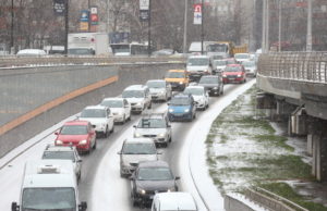 Vine iarna! Uite ce să faci ca să n-ai probleme cu maşina!