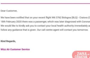 Pasagerii cursei aeriene în care s-a aflat italianul bolnav au primit notificări de la compania de zbor. Li s-a comunicat sa ia legătura cu un medic pentru investigatii deoarece au stat în aeronava cu o persoana diagnosticata ulterior cu coronavirus