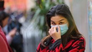 O femeie a spus că are coronavirus ca să scape de viol. Infractorul s-a speriat şi a fugit, nu înainte de a-i fura banii