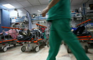 Fiul femeii decedate după 16 ore în Urgenţă acuză că se încearcă muşamalizarea cazului