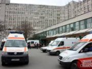 Pacienți puși să cumpere becuri pe secțiile pe care sunt internați. Se întâmplă la Spitalul Județean din Craiova și aceasta nu este singura achiziție pe care sunt nevoiți să o facă bolnavii daca vor sa aiba parte de conditii decente