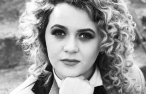 Dacă mama ta ar fi în prima linie, cu o mască de 50 bani ca armă, ai mai ieși la plimbare?