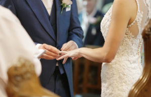 Nunți în Botoșani, în plină pandemie de coronavirus: „Nu am avut altă soluție. Erau programați”