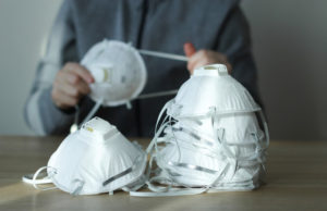 Ministrul Economiei: România va produce 150.000 de măști pe zi de săptămâna viitoare