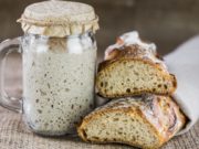 Iată o modalitate de a face drojdie acasă. O rețetă extrem de ușoară care nu necesită multe ingrediente