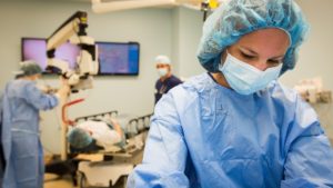 asistenta-de-la-spitalul-din-suceava-cu-ochii-in-lacrimi-ni-se-ascunde-adevarul-au-teste-dar-ne-vor-652715